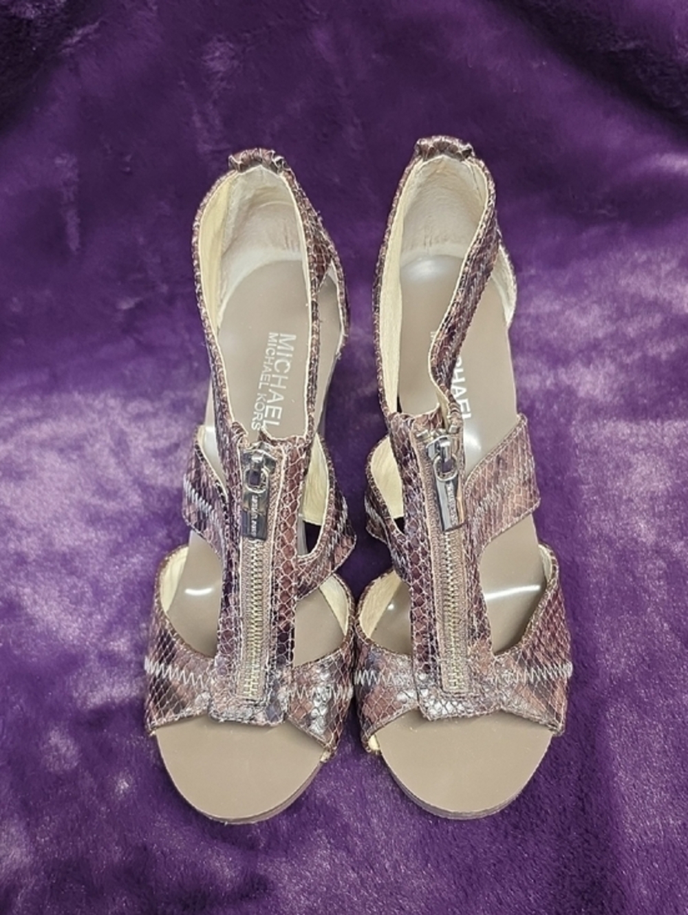 MICHAEL Michael Kors Conder Berkley Embossed Leather T Strap Heeled Sandals 7.5